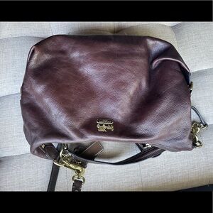 Coach, beautiful brown leather hand/Crossbody bag